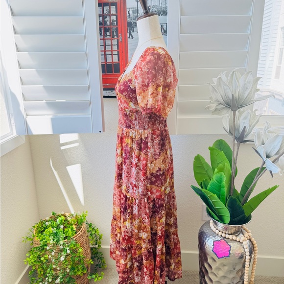 LC Lauren Conrad. Size S. Red and Pink Floral Maxi Dress - Picture 4 of 10